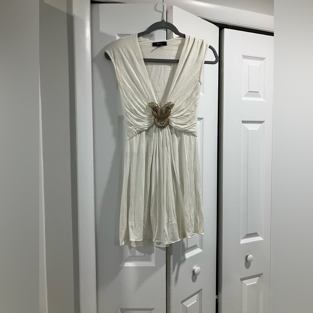 Beautiful Sky blouse. Off white color